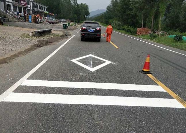 哈爾濱茗天交通工程專業(yè)劃線，消防通道劃線